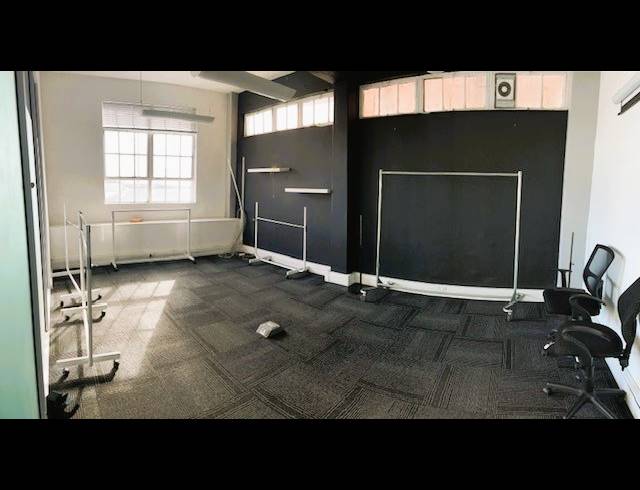 156M² OFFICE TO LET IN WOODSTOCK